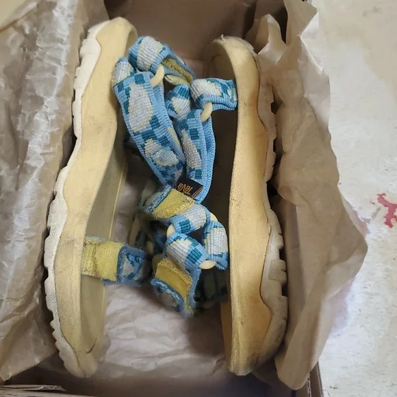 TEVA, T HURRACAINE Blue and Yellow Sandals - Picture 11 of 13